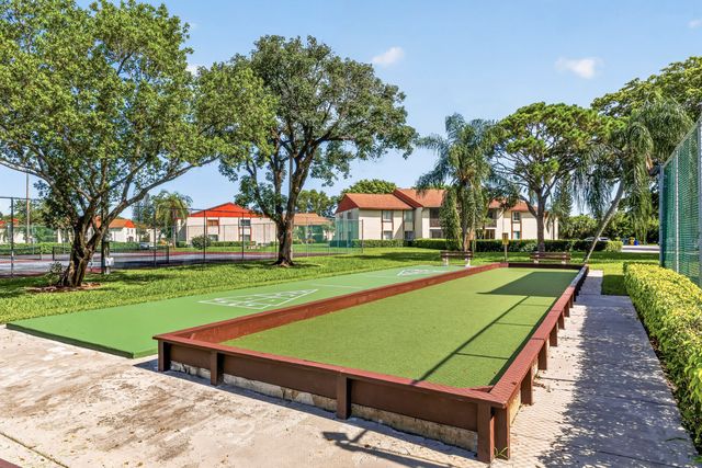 4999 Sable Pine Circle D2, West Palm Beach, FL 33417