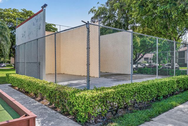 4999 Sable Pine Circle D2, West Palm Beach, FL 33417