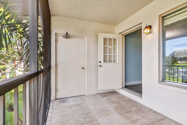 4999 Sable Pine Circle D2, West Palm Beach, FL 33417