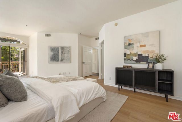 1920 S Beverly Glen Boulevard 101, Los Angeles, CA 90025