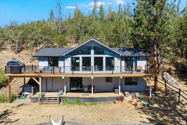 657 Greenleaf Drive, Eagle Point, OR 97524