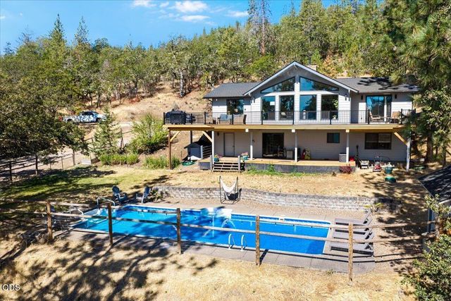 657 Greenleaf Drive, Eagle Point, OR 97524