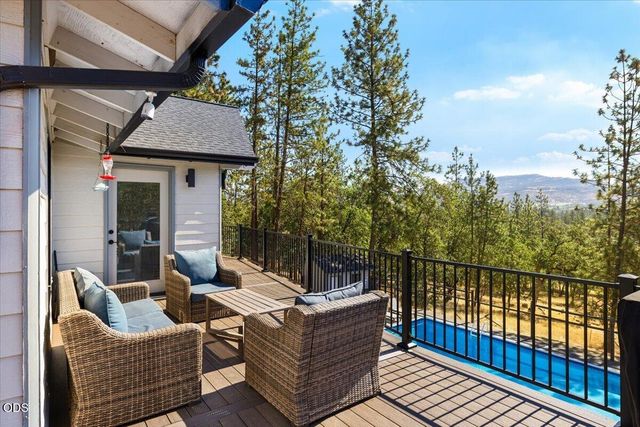 657 Greenleaf Drive, Eagle Point, OR 97524