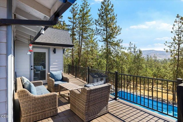 657 Greenleaf Drive, Eagle Point, OR 97524