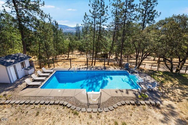 657 Greenleaf Drive, Eagle Point, OR 97524