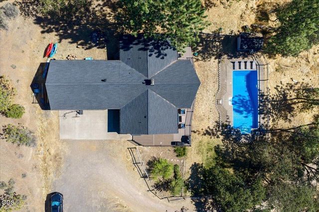657 Greenleaf Drive, Eagle Point, OR 97524