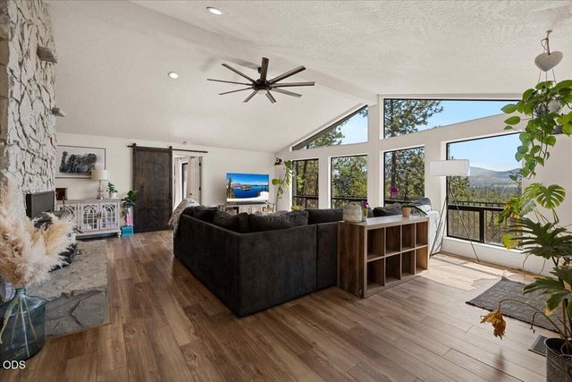 657 Greenleaf Drive, Eagle Point, OR 97524