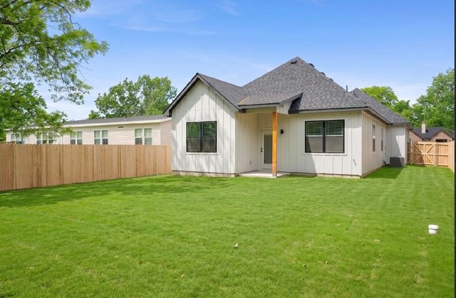 205 Grayson Street, Leonard, TX 75452