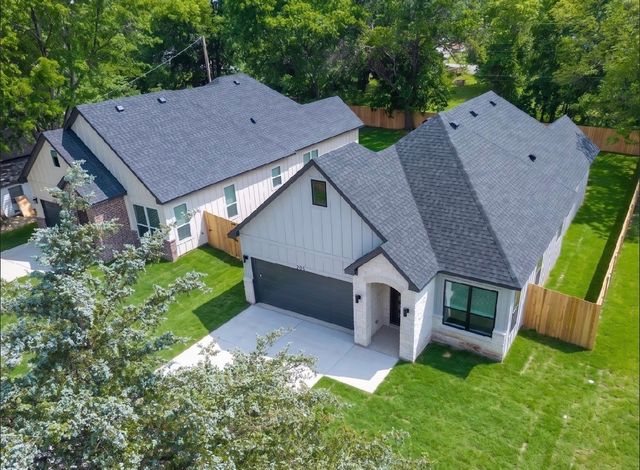 205 Grayson Street, Leonard, TX 75452