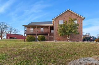 699 Puckett Rd, Watertown, TN 37184