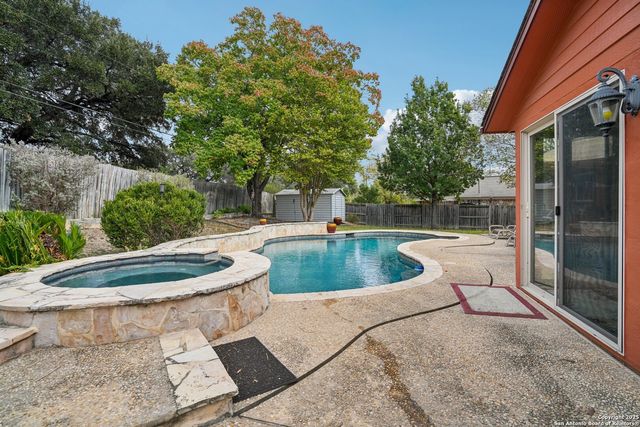 5323 Cerro Vista, San Antonio, TX 78233