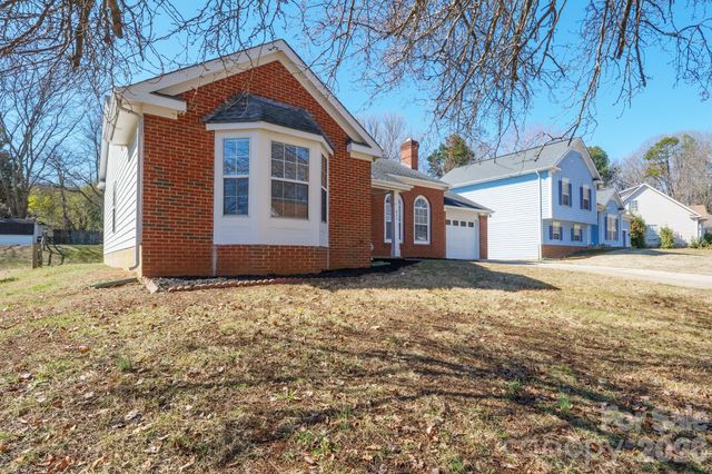 833 Brattleboro Court, Charlotte, NC 28217