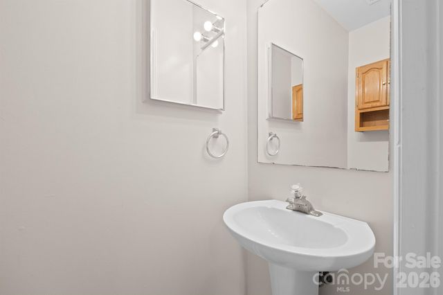 833 Brattleboro Court, Charlotte, NC 28217