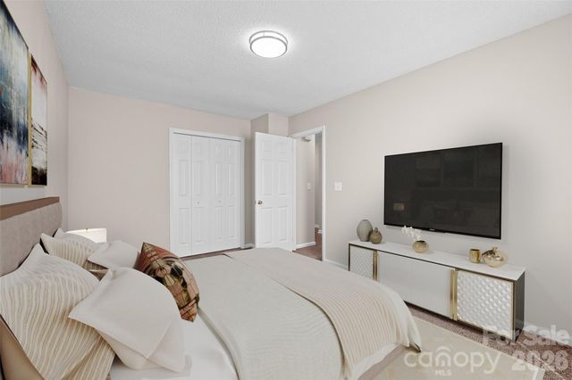 833 Brattleboro Court, Charlotte, NC 28217