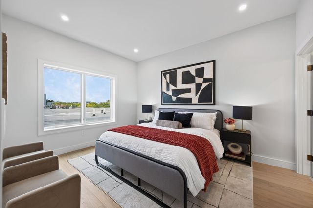 250 Bremen 8, Boston, MA 02128