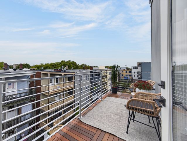250 Bremen 8, Boston, MA 02128