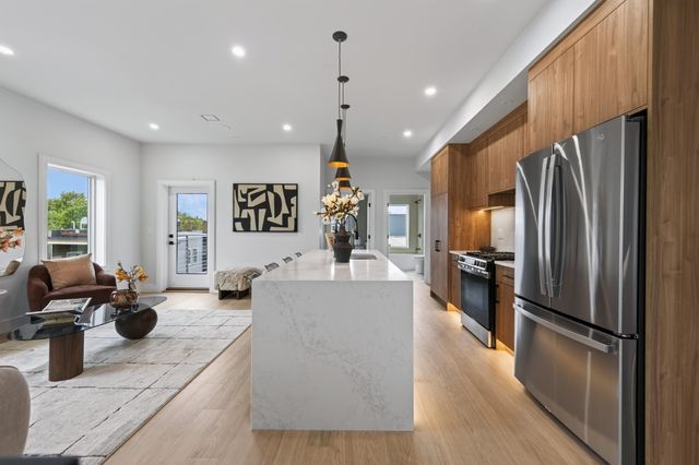 250 Bremen 8, Boston, MA 02128