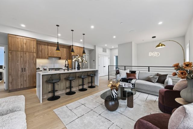 250 Bremen 8, Boston, MA 02128