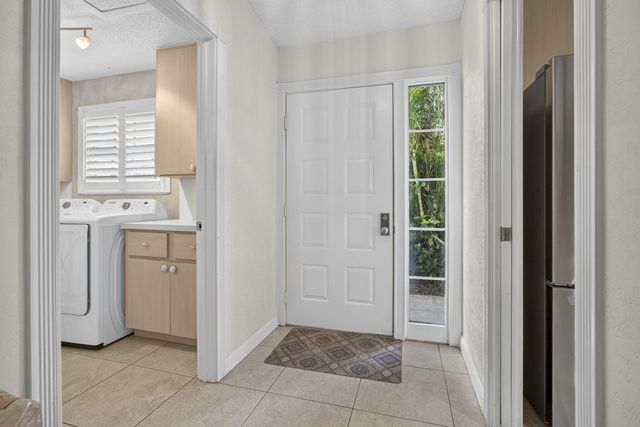 262 BRIER Circle, Jupiter, FL 33458