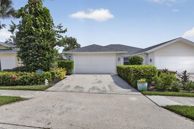 262 BRIER Circle, Jupiter, FL 33458