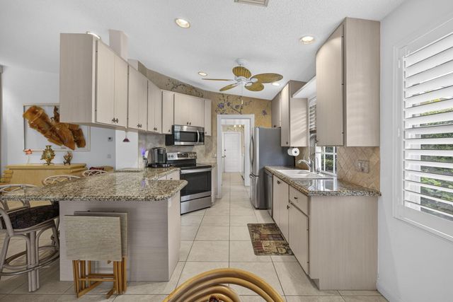 262 BRIER Circle, Jupiter, FL 33458