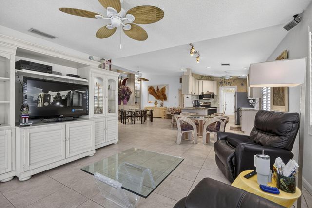 262 BRIER Circle, Jupiter, FL 33458
