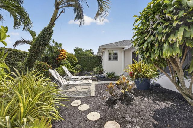 262 BRIER Circle, Jupiter, FL 33458