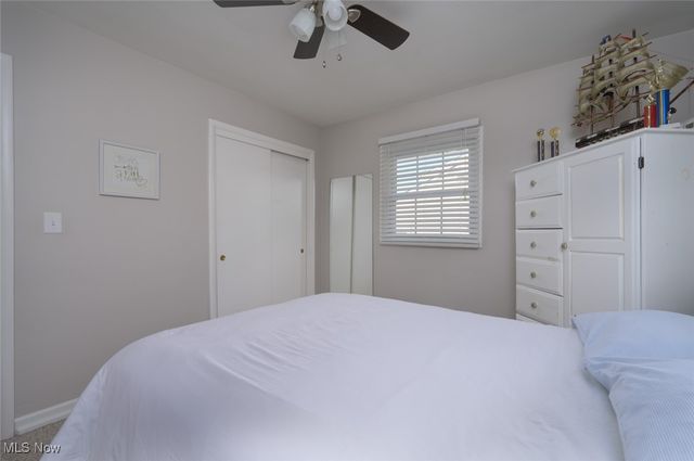 742 Dresden Drive, Hubbard, OH 44425