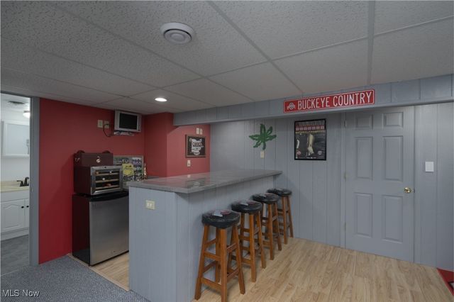 742 Dresden Drive, Hubbard, OH 44425