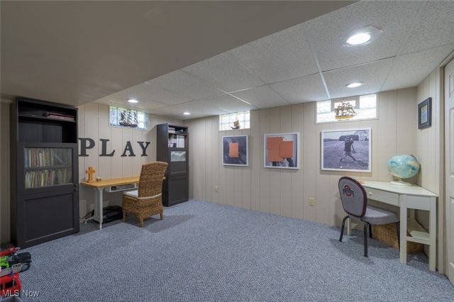 742 Dresden Drive, Hubbard, OH 44425