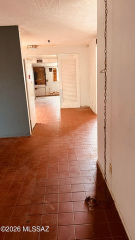 2050 W Amy Drive, Tucson, AZ 85705