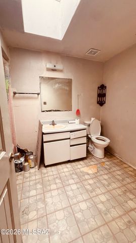 2050 W Amy Drive, Tucson, AZ 85705