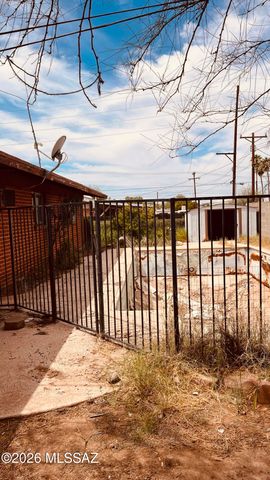 2050 W Amy Drive, Tucson, AZ 85705