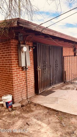 2050 W Amy Drive, Tucson, AZ 85705