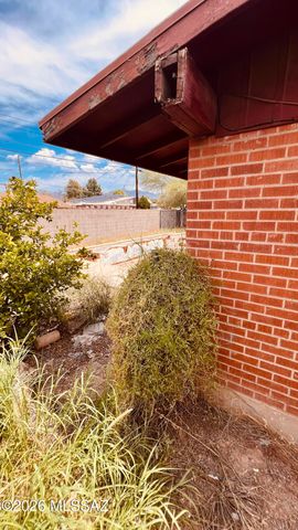 2050 W Amy Drive, Tucson, AZ 85705