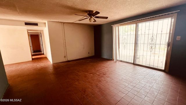 2050 W Amy Drive, Tucson, AZ 85705