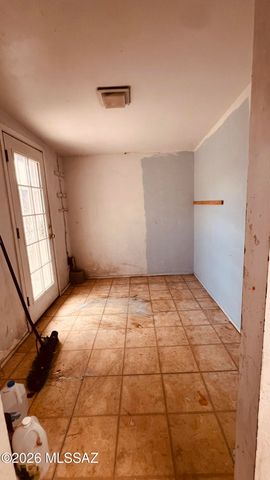 2050 W Amy Drive, Tucson, AZ 85705