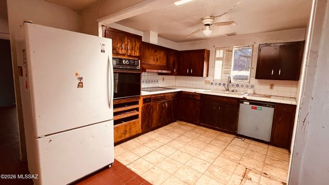 2050 W Amy Drive, Tucson, AZ 85705