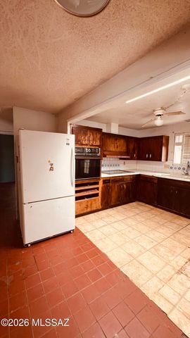 2050 W Amy Drive, Tucson, AZ 85705
