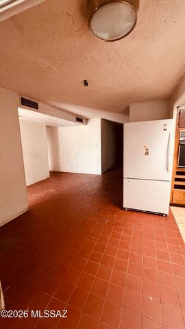 2050 W Amy Drive, Tucson, AZ 85705