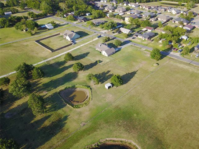 511 Pearce Drive, Pottsboro, TX 75076