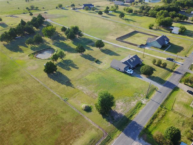 511 Pearce Drive, Pottsboro, TX 75076