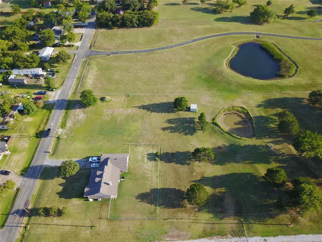 511 Pearce Drive, Pottsboro, TX 75076