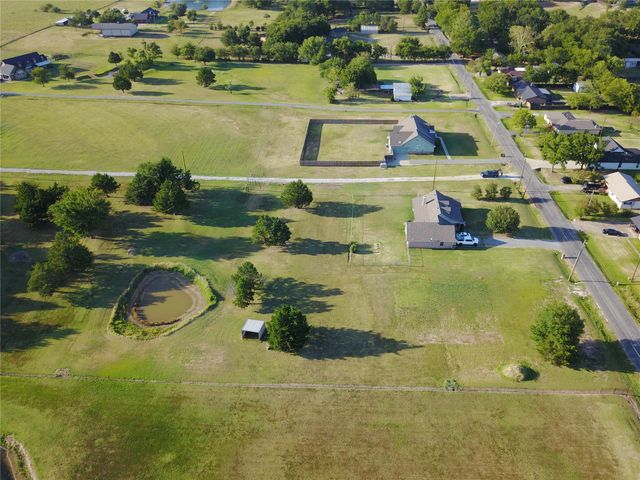 511 Pearce Drive, Pottsboro, TX 75076