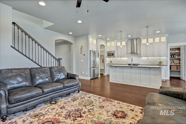 7713 S Wagons West Avenue, Boise, ID 83716