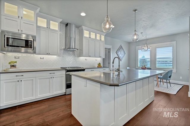 7713 S Wagons West Avenue, Boise, ID 83716