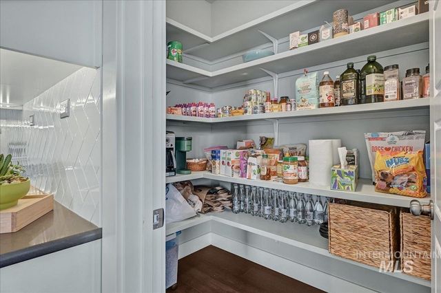 7713 S Wagons West Avenue, Boise, ID 83716