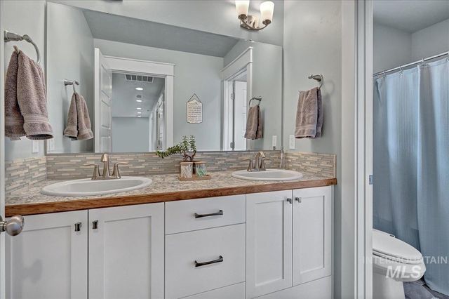 7713 S Wagons West Avenue, Boise, ID 83716