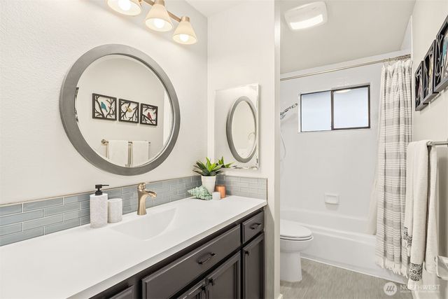 6700 81st Avenue SE, Mercer Island, WA 98040