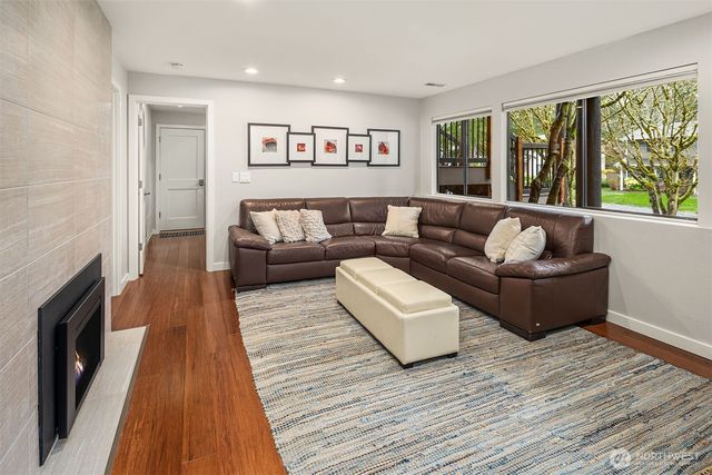 6700 81st Avenue SE, Mercer Island, WA 98040